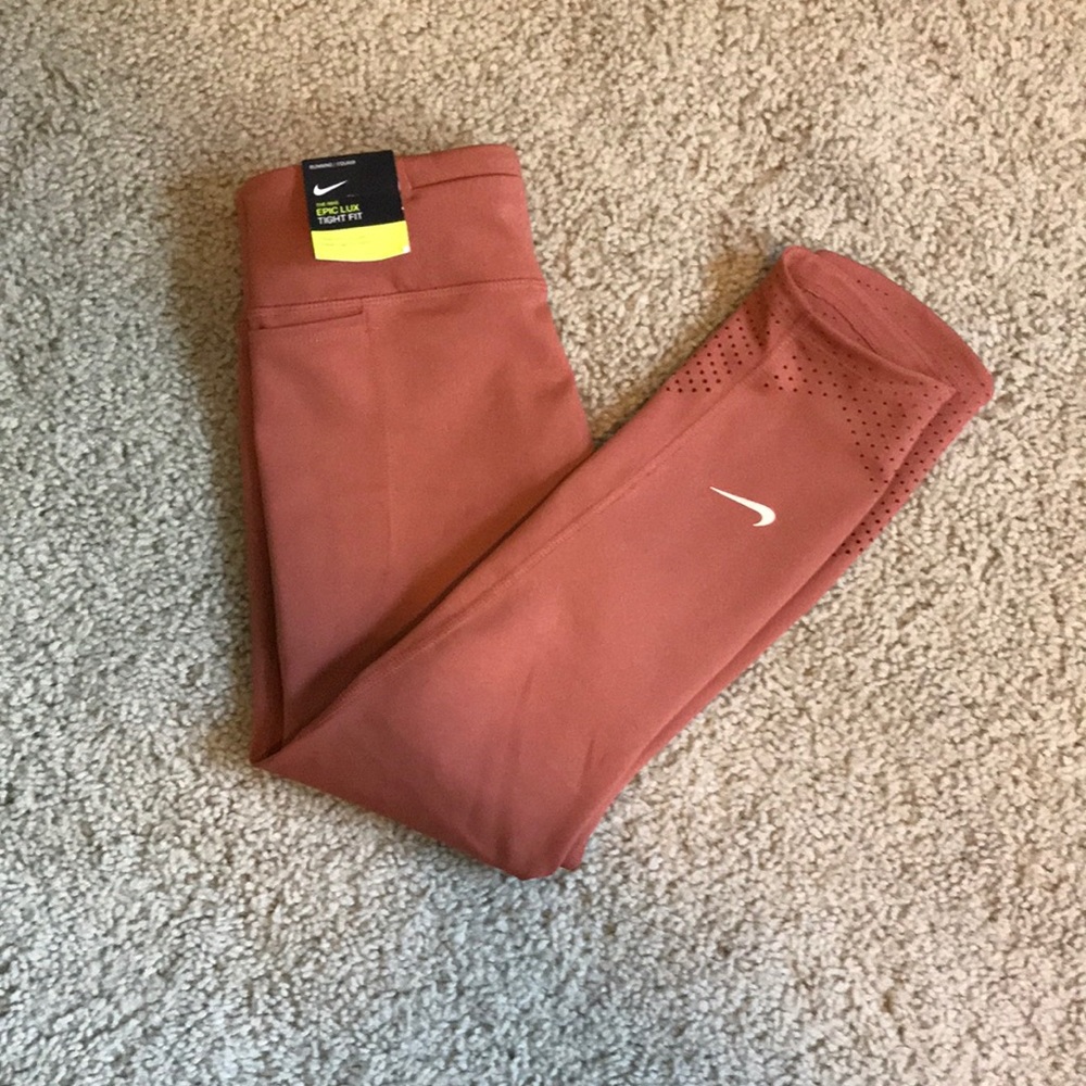 Women’s Nike Epic Lux Crop Leggings